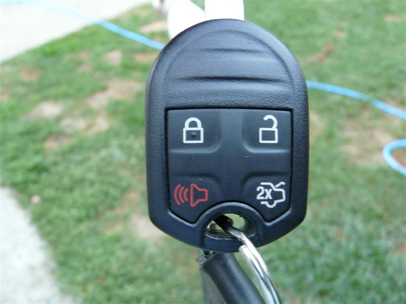 Illustration for article titled Email And Bacon: Misinterpreting Your Car's Iconography